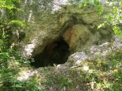 This is the cave / C'est la grotte